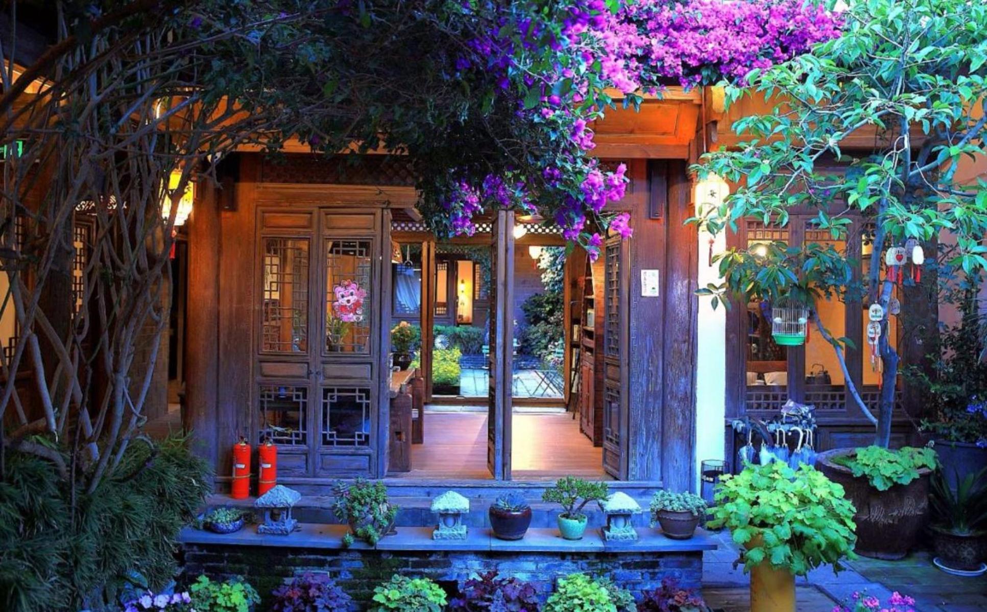 Big Tree Guesthouse - Naxi Old Style Lijiang  Zewnętrze zdjęcie