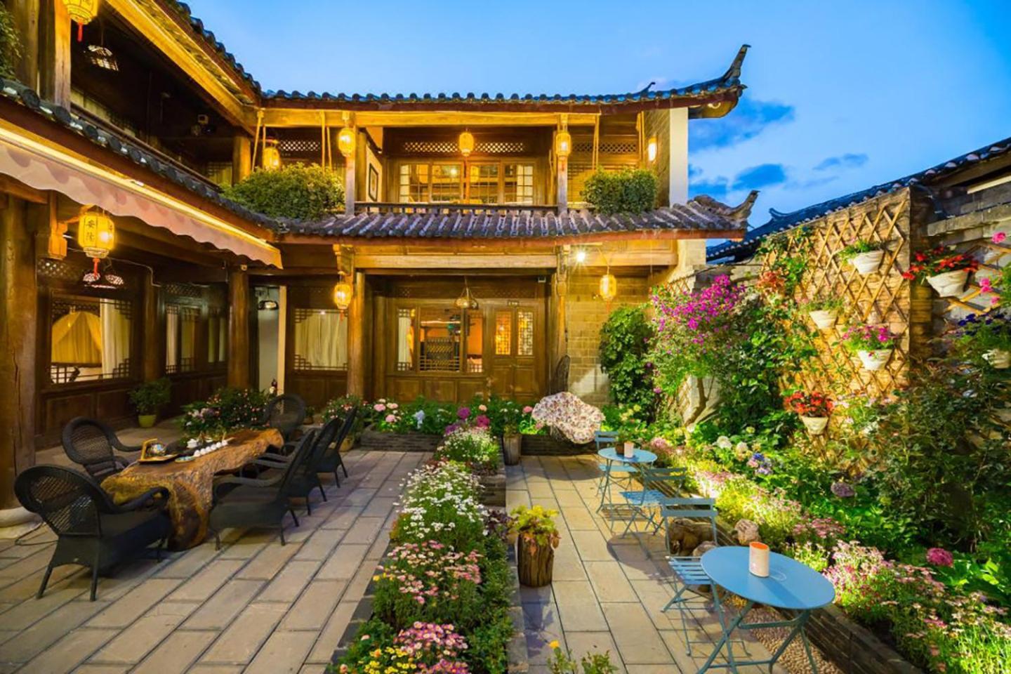 Big Tree Guesthouse - Naxi Old Style Lijiang  Zewnętrze zdjęcie